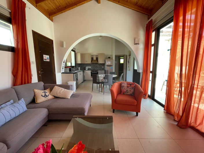 Image No.2-2 Bed House for sale