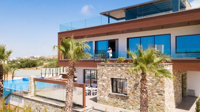 Image No.1-3 Bed House for sale