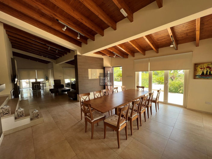 Image No.12-6 Bed House for sale