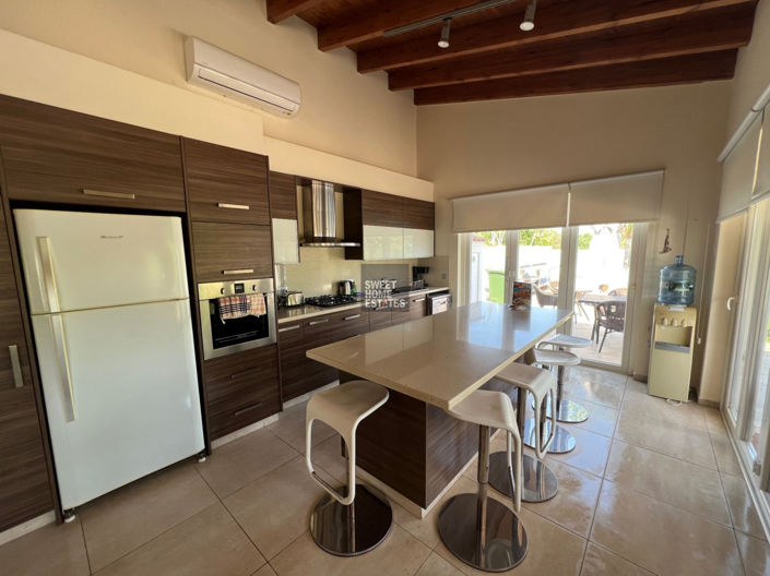 Image No.14-6 Bed House for sale