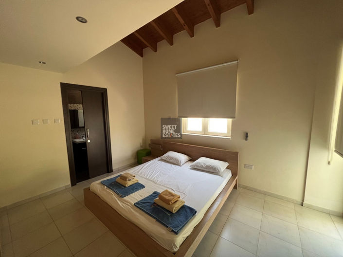 Image No.19-6 Bed House for sale