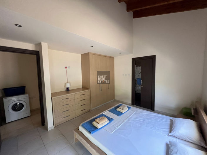 Image No.20-6 Bed House for sale