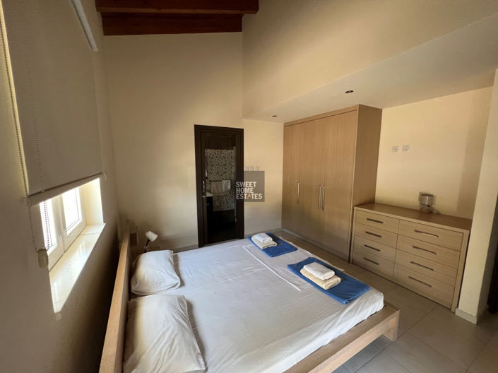 Image No.22-6 Bed House for sale