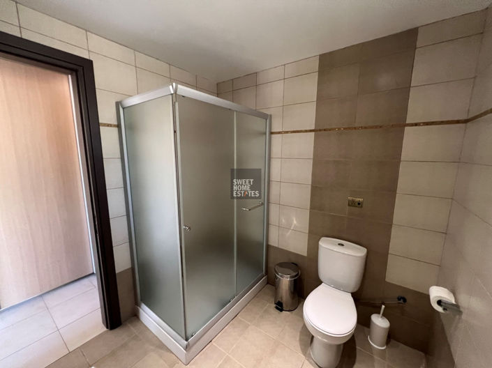 Image No.27-6 Bed House for sale