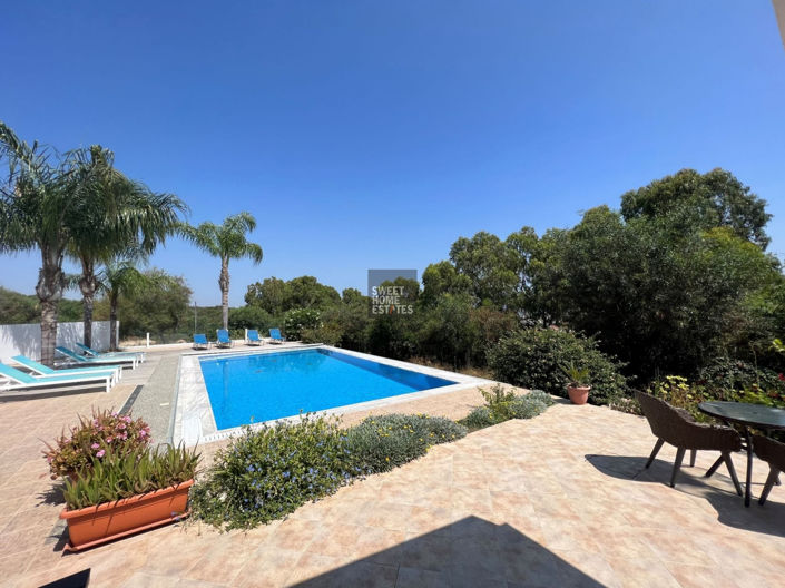 Image No.36-6 Bed House for sale