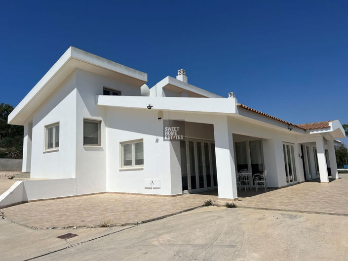 Image No.41-6 Bed House for sale