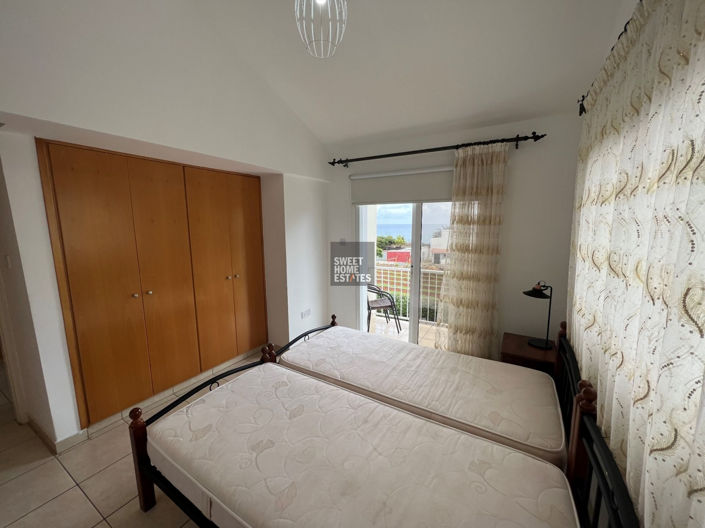 Image No.11-3 Bed House for sale