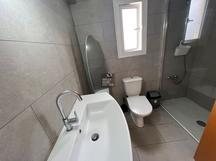 Image No.15-3 Bed House for sale