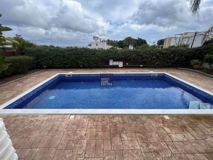 Image No.19-3 Bed House for sale