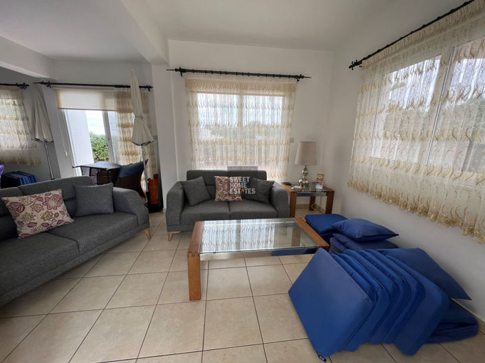 Image No.5-3 Bed House for sale