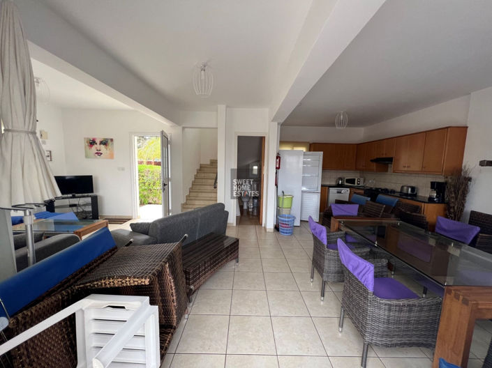 Image No.9-3 Bed House for sale