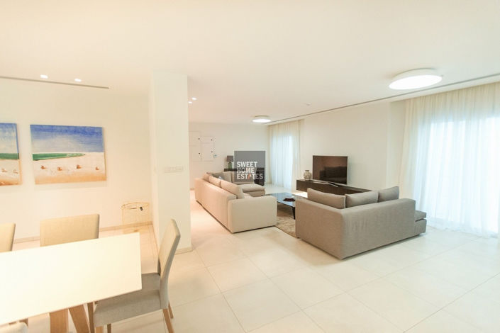 Image No.13-4 Bed House for sale