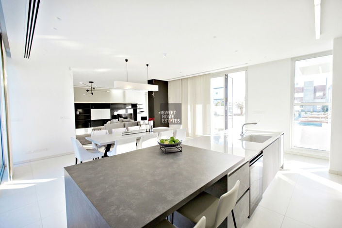 Image No.24-4 Bed House for sale