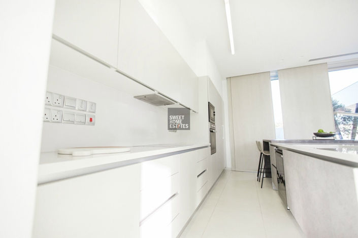 Image No.26-4 Bed House for sale