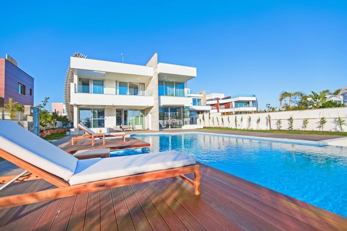 Image No.3-4 Bed House for sale