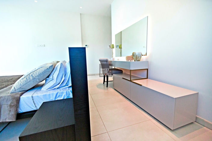 Image No.38-4 Bed House for sale