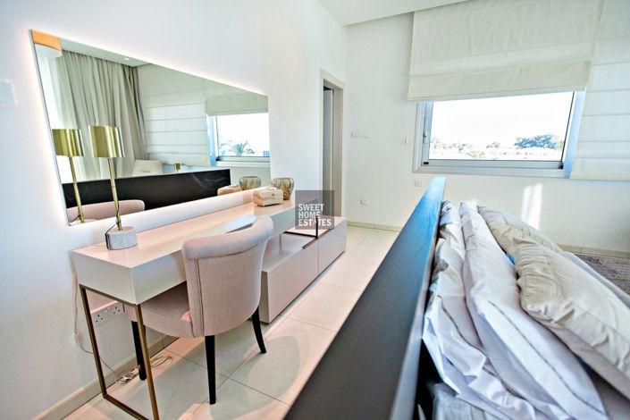 Image No.40-4 Bed House for sale