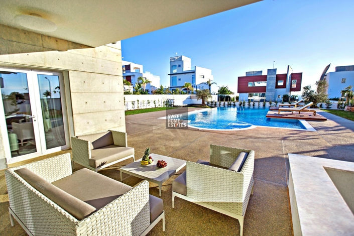 Image No.43-4 Bed House for sale