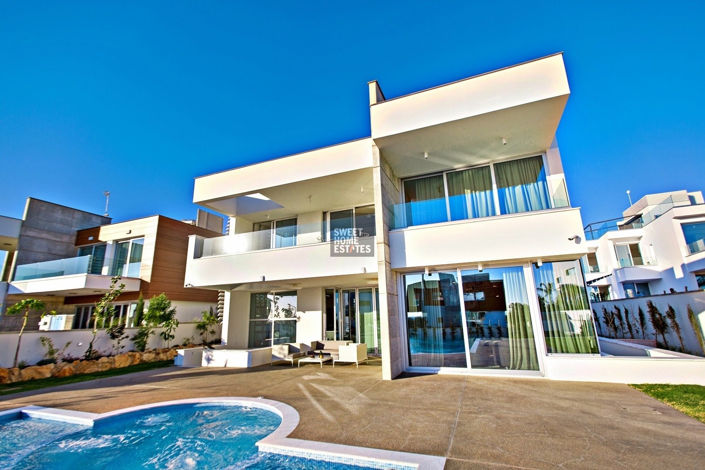 Image No.45-4 Bed House for sale