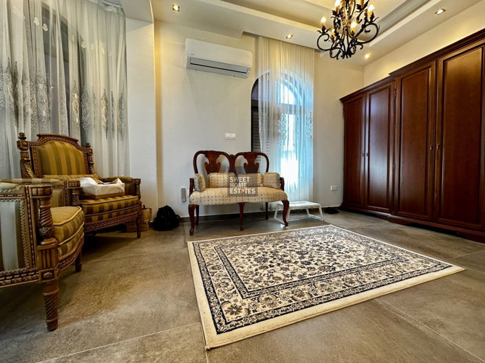 Image No.38-6 Bed House for sale