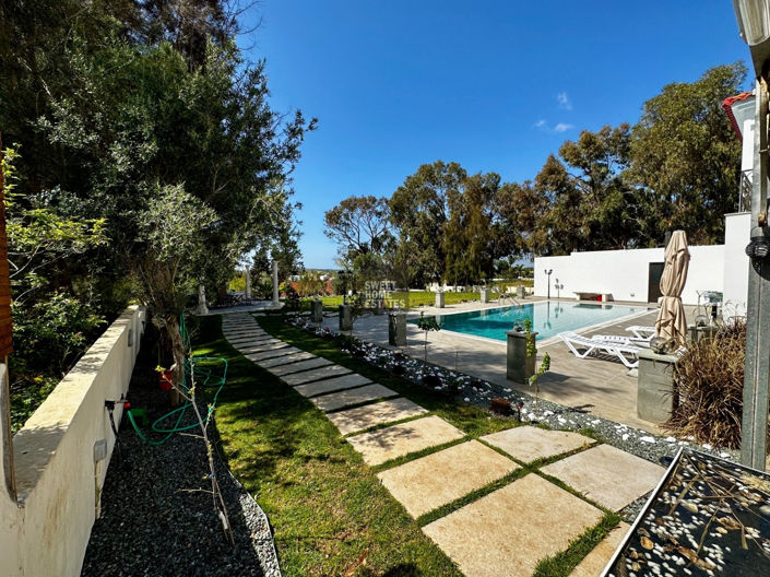 Image No.6-6 Bed House for sale