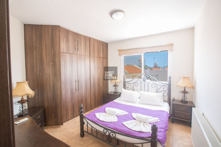 Image No.10-3 Bed House for sale