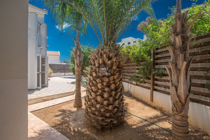 Image No.17-3 Bed House for sale