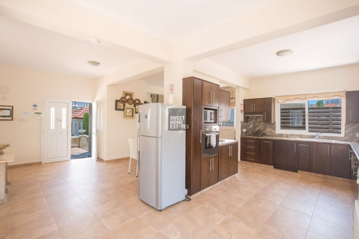 Image No.7-3 Bed House for sale