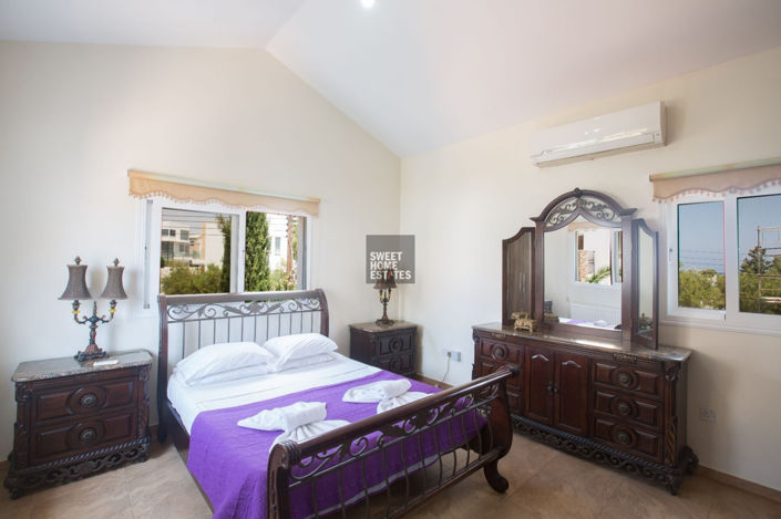 Image No.9-3 Bed House for sale