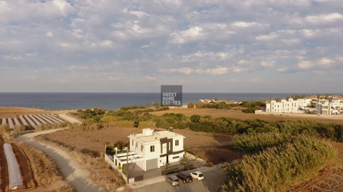 Image No.1-4 Bed House for sale