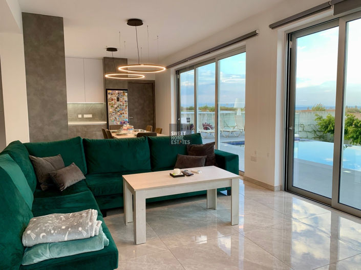 Image No.17-4 Bed House for sale