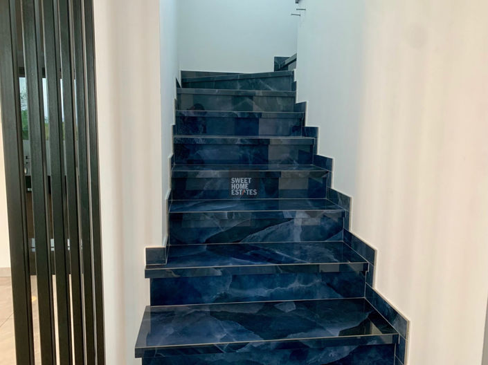 Image No.20-4 Bed House for sale