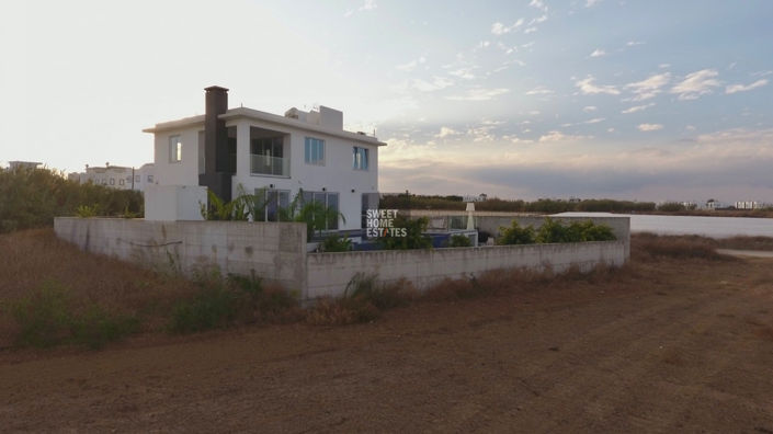 Image No.40-4 Bed House for sale