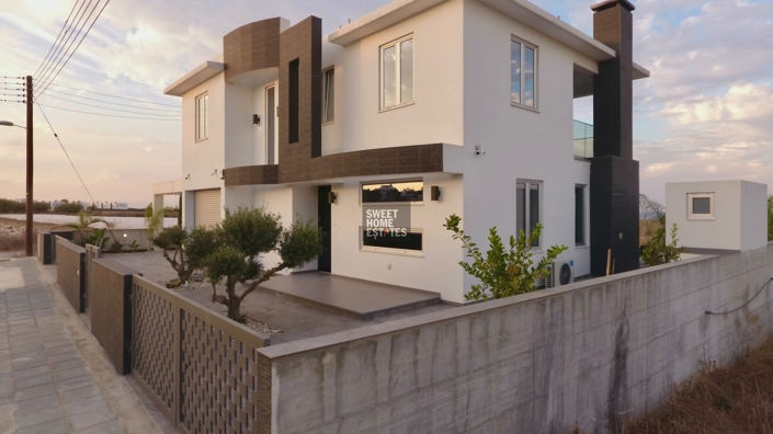 Image No.44-4 Bed House for sale