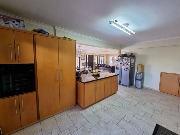 Image No.10-5 Bed House for sale