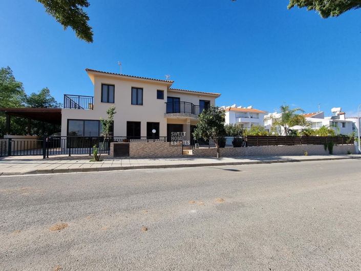 Image No.41-5 Bed House for sale