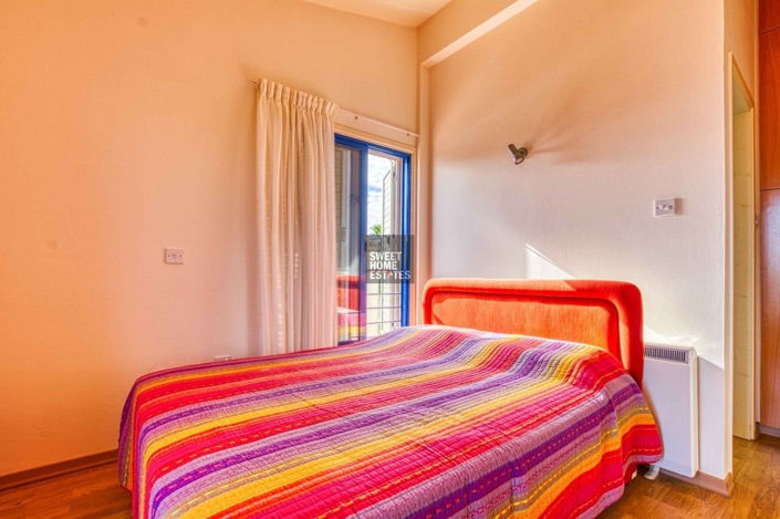 Image No.14-6 Bed House for sale