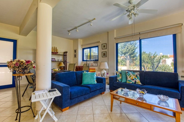 Image No.7-6 Bed House for sale