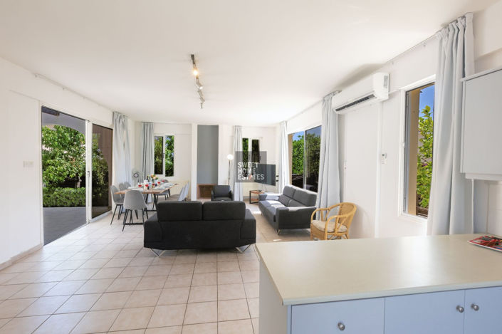 Image No.15-5 Bed House for sale