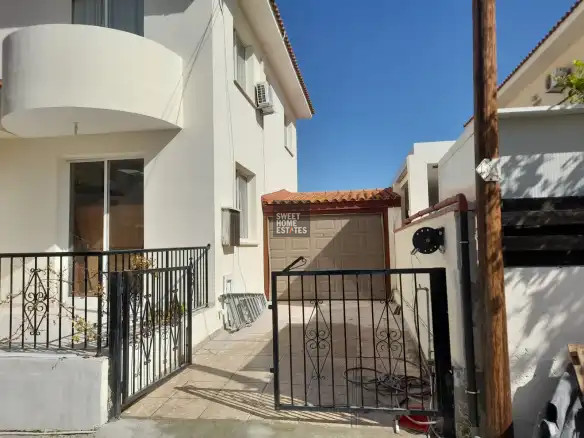 Image No.12-4 Bed House for sale