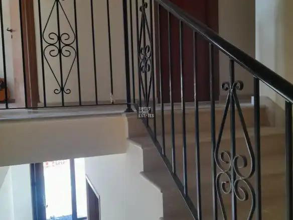 Image No.7-4 Bed House for sale