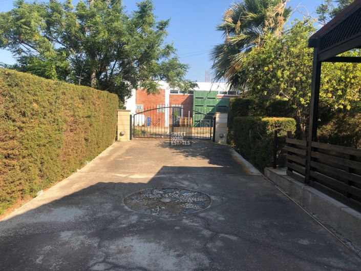 Image No.6-5 Bed House for sale