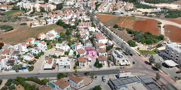 Image No.17-3 Bed House for sale