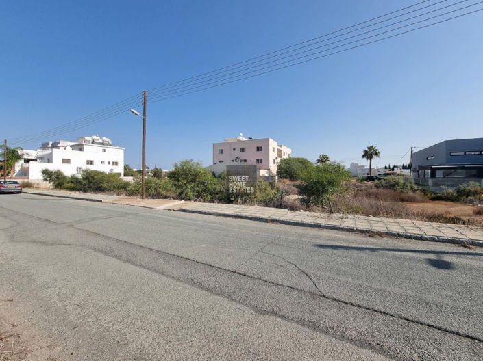 Image No.1-Terrain à vendre à Paralimni