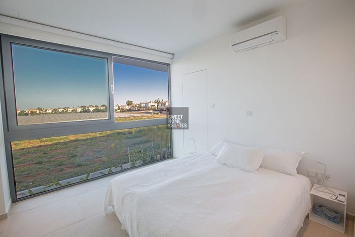 Image No.9-3 Bed House for sale