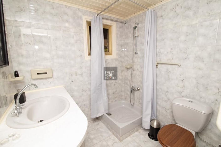 Image No.21-Maison de 6 chambres à vendre à Deryneia