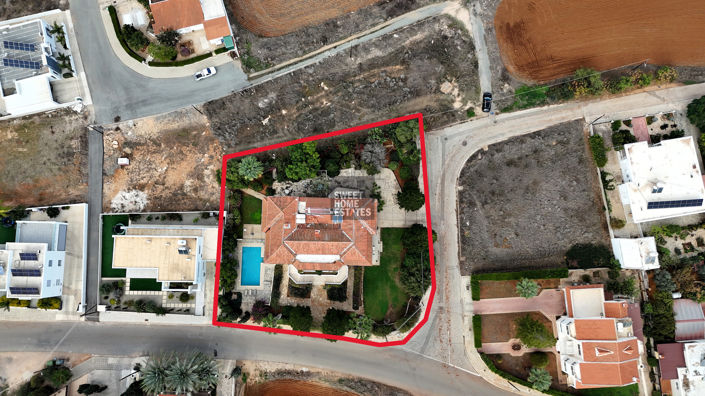 Image No.3-Maison de 6 chambres à vendre à Deryneia