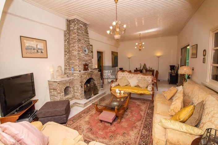 Image No.8-Maison de 6 chambres à vendre à Deryneia