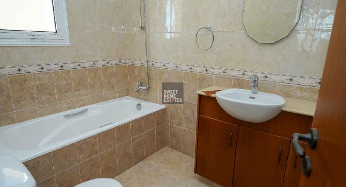 Image No.15-2 Bed House for sale