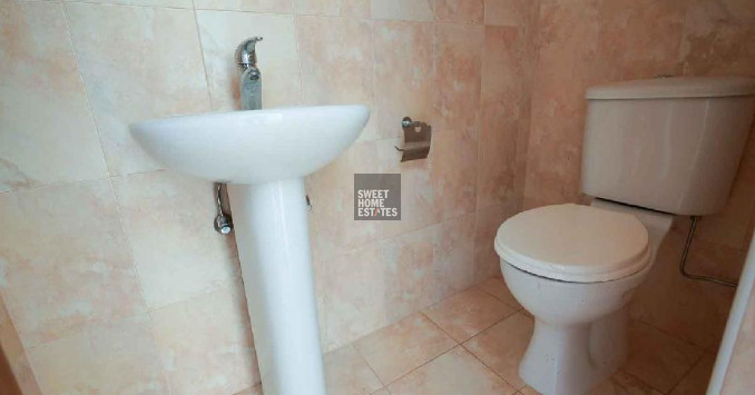 Image No.8-2 Bed House for sale